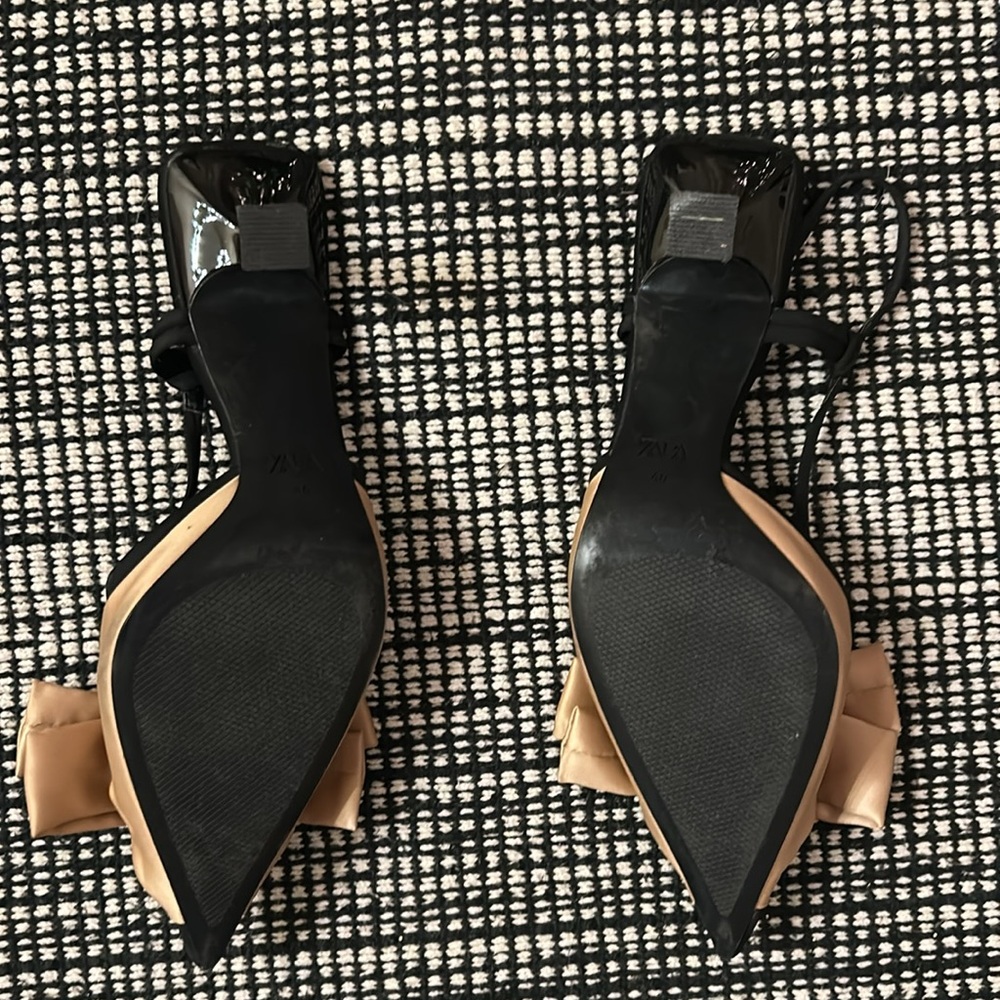 Zara Heels Size 9 Black and Gold Bow Slingbacks Classy Dress up Cocktail - Picture 3 of 5
